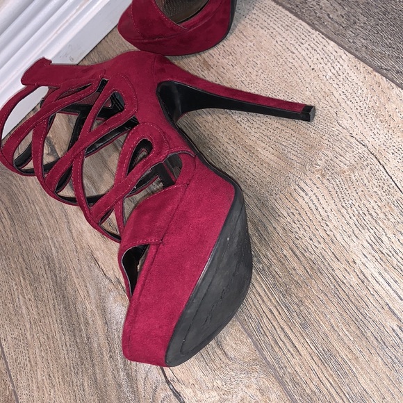 Heels - Picture 5 of 5